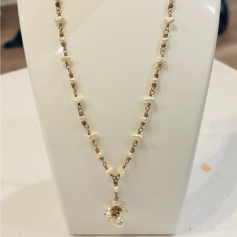 Elegant Cream and Gold Beaded Necklace